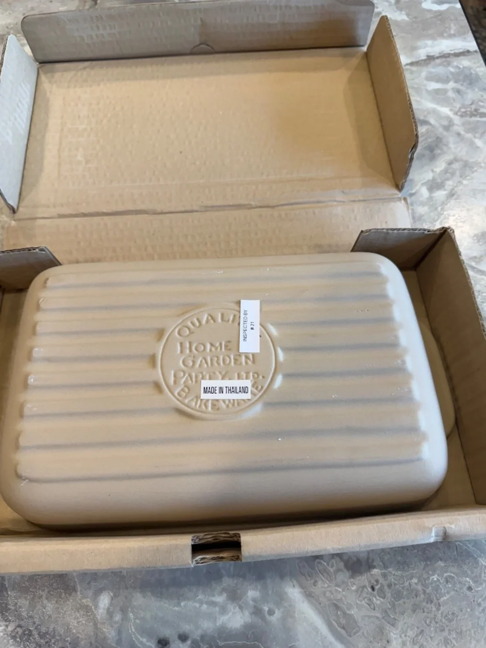Home and garden party LLC stoneware 7“ x 11“ baking dish
